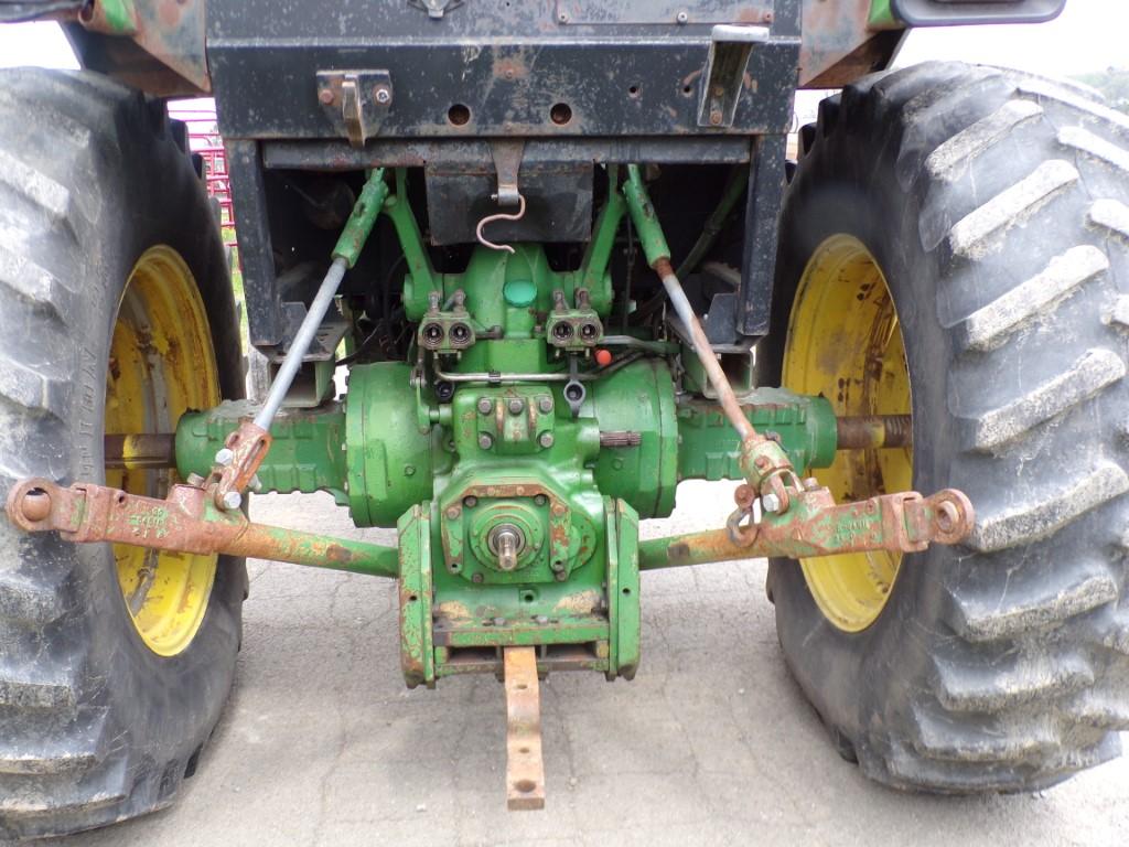 John Deere 2940 Tractor with Sound Guard Cab, Excellent Firestone 8.4-34 Re