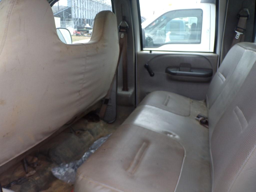 2000 Ford F450 Crew Cab White Utility Truck with Powerstroke Diesel , Auto,