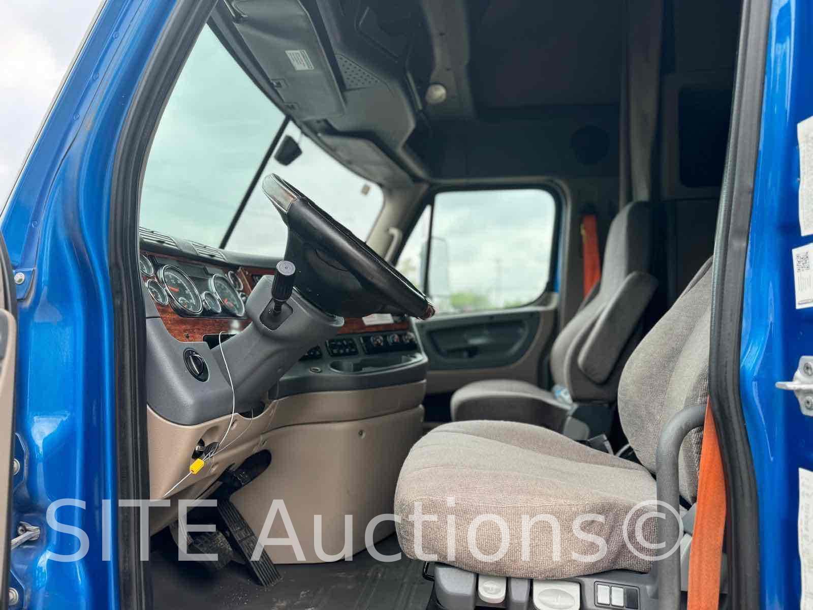 2017 Freightliner Cascadia T/A Sleeper Truck Tractor