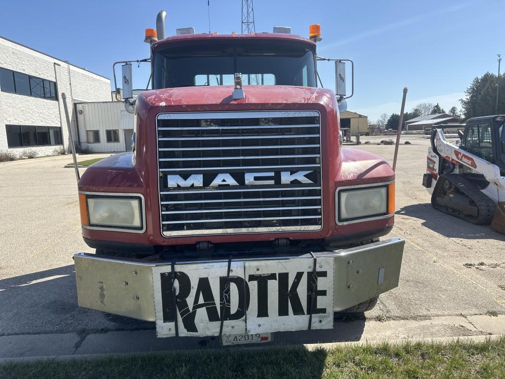 2001 Mack Cl713 Day Cab