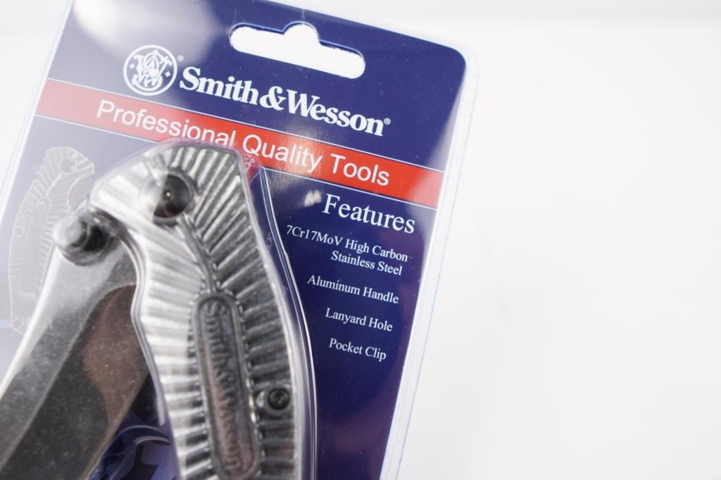 SMITH & WESSON 2 New Knifes