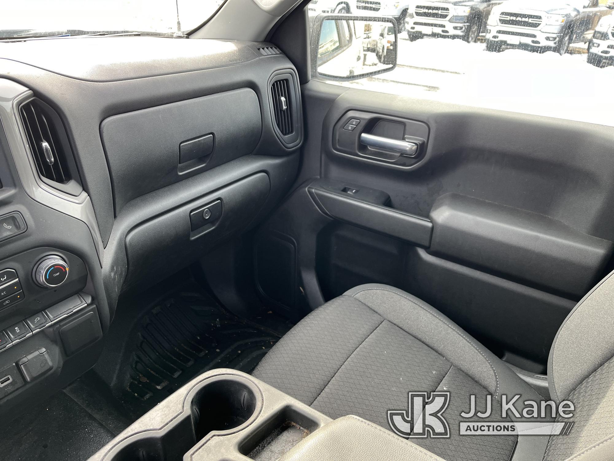 (Kings Park, NY) 2021 Chevrolet Silverado 1500 4x4 Extended-Cab Pickup Truck Runs & Moves, Body Dama