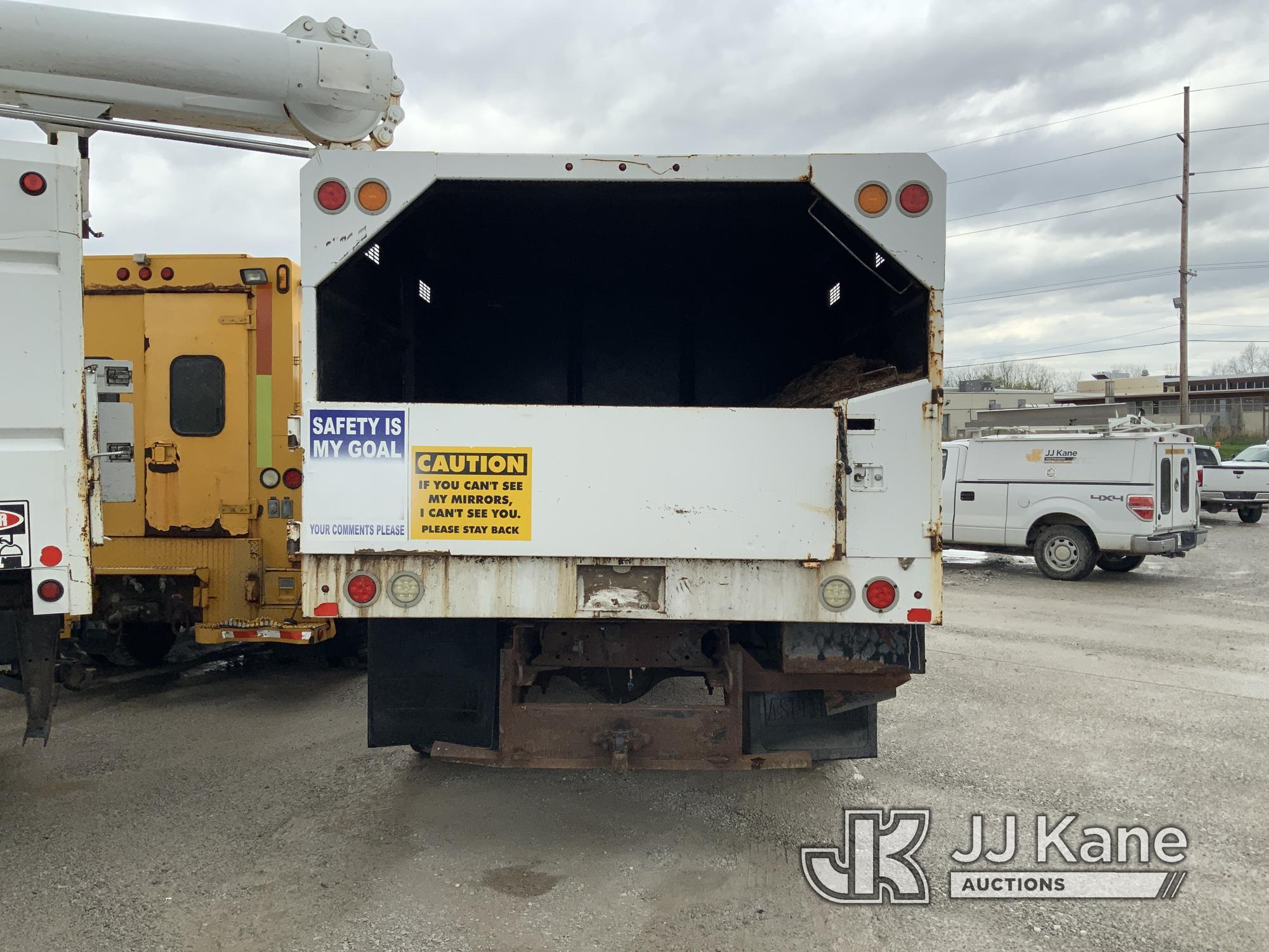 (Fort Wayne, IN) 2009 GMC C6500 Chipper Dump Truck Runs & Moves) (Dump Inoperable, Major Brake Issue