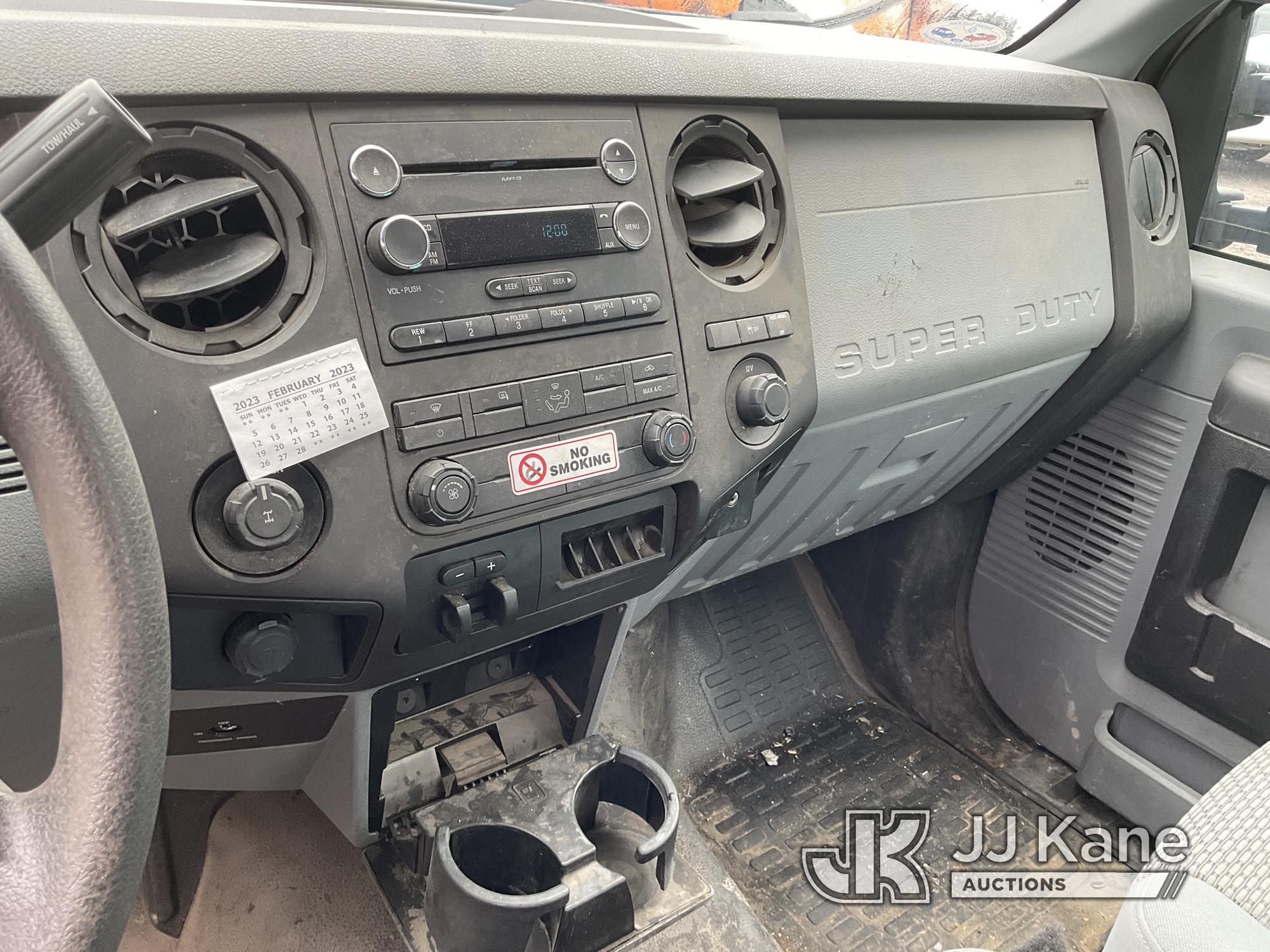 (Jurupa Valley, CA) 2016 FORD F250 Utility Truck Not Running, Transmission Shifter Disconnected, Fro