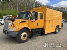 2004 International 4400 Extended Cab Enclosed Utility/Air Compressor Truck Runs & Moves) (Rust Damag