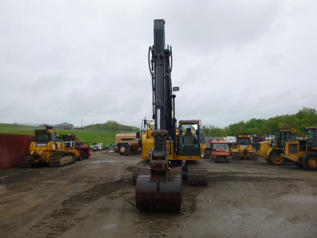 21 John Deere 245G LC Excavator (QEA 6136)