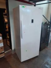 Insignia 21 cu. ft. Garage Ready Convertible Upright Freezer*COLD*PREVIOUSLY INSTALLED*
