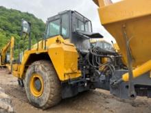 KOMATSU HM350-2 ARTICULATED HAUL TRUCK powered by Komatsu diesel engine, equipped with Cab, air, 35