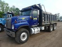 2007 International Paystar 5000 Tandem-axle Dump Truck, s/n 1HTXLAPT07J4583
