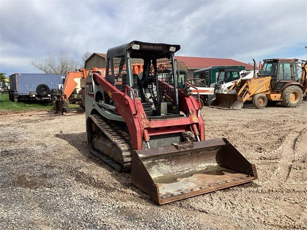 2018 TAKEUCHI TL8 SKID STEER LOADER