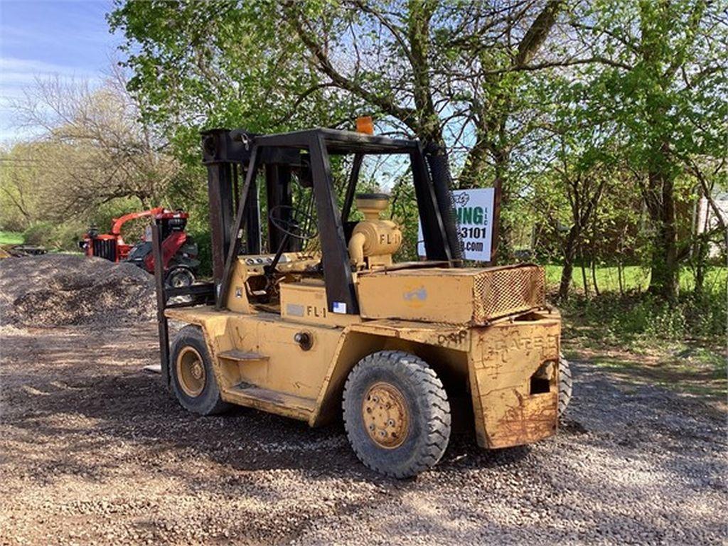 1988 CATERPILLAR V100 FORKLIFT