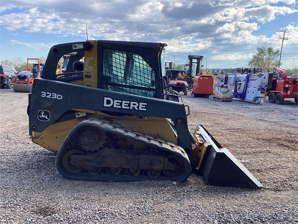 2014 DEERE 323D SKID STEER LOADER