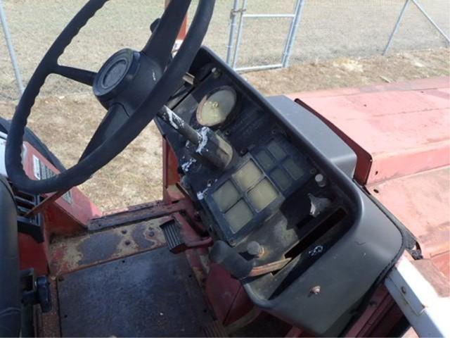 International Harvester 1086  Diesel Tractor