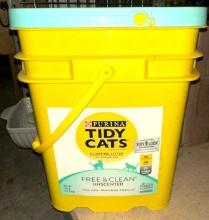 New 35lb Bucket of Tidy Cat liter
