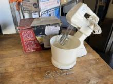 Toastmaster Hand Mixer W/Stand & Bowl