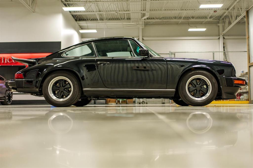 1976 PORSCHE 911