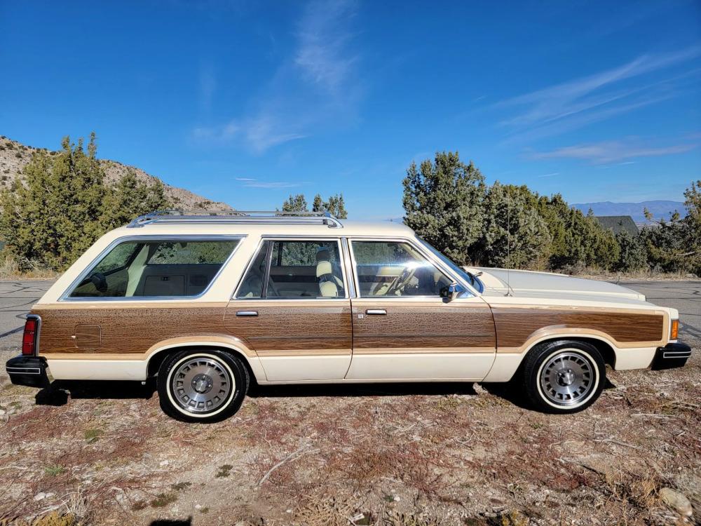 1982 Ford Granada SQUIRE WAGON