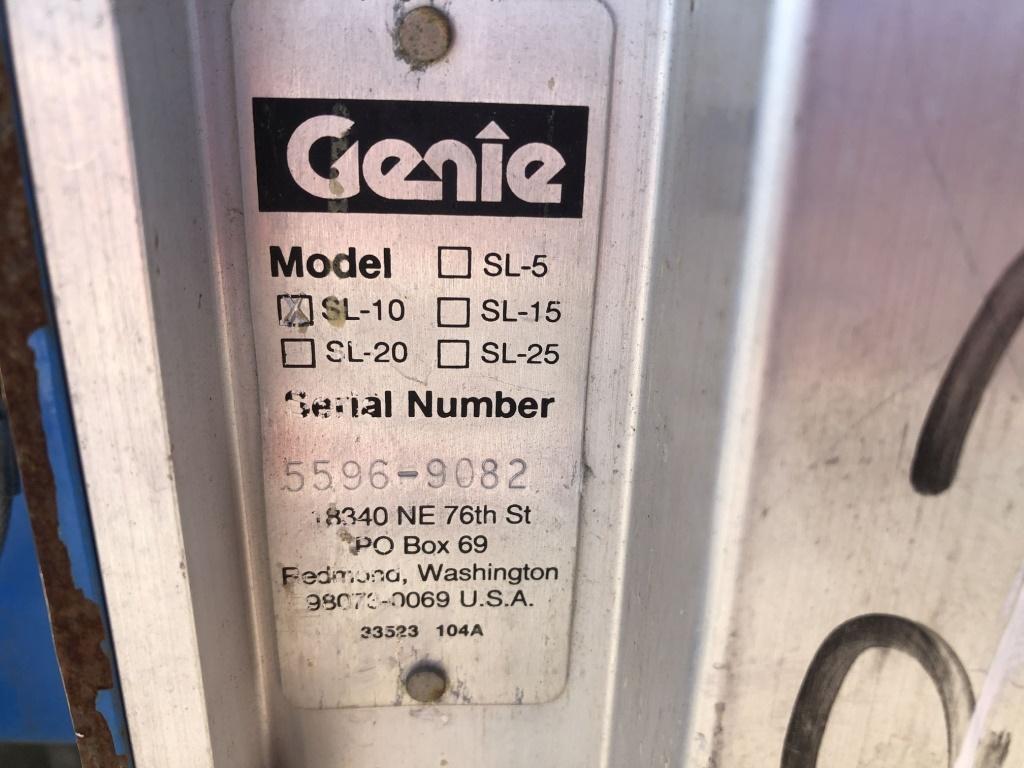 Genie SL-10 Superlift Manual Lift,