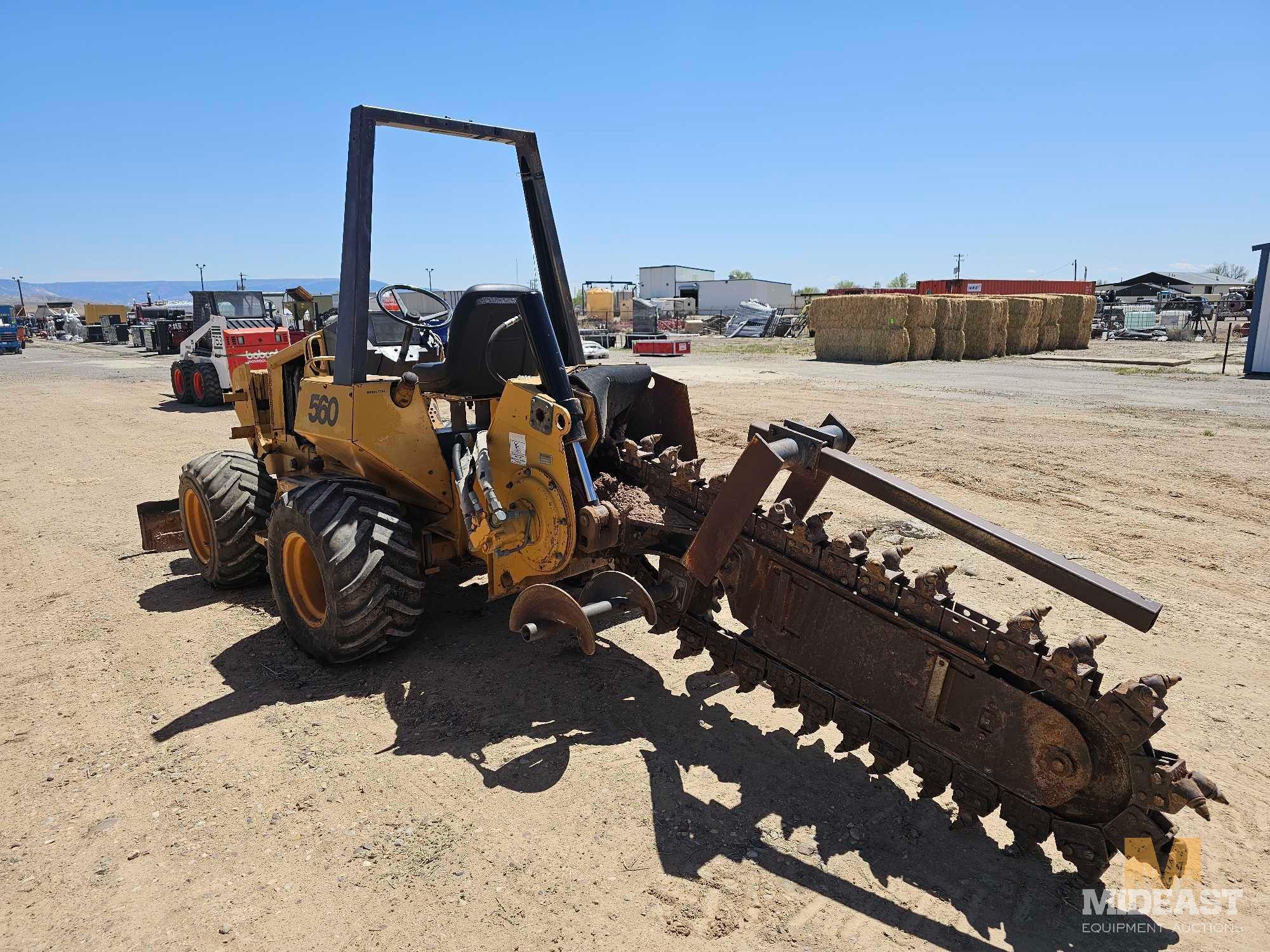 CASE 560 Trencher