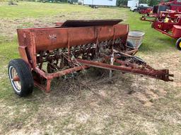 MASSEY FERGUSON GRAIN DRILL SN: 051010502