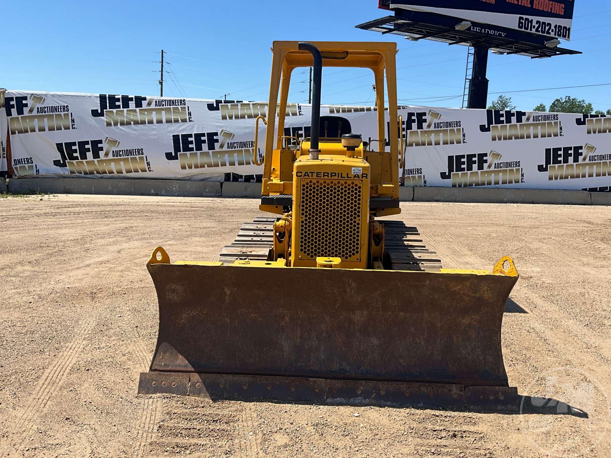 1987 CATERPILLAR D3B CRAWLER TRACTOR SN: 23Y02401