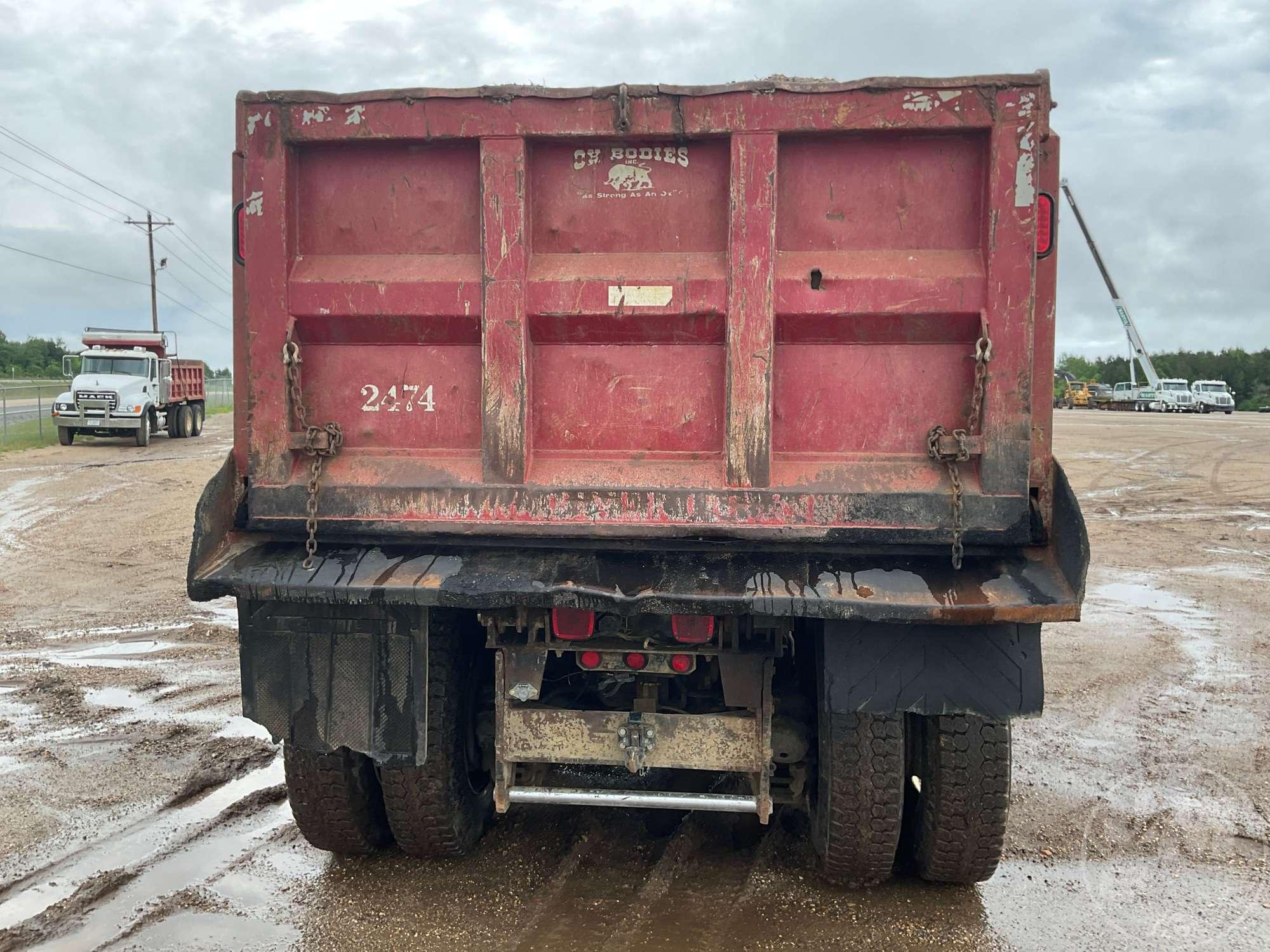 2003 MACK CV TANDEM AXLE DUMP TRUCK VIN: 1M2AG11C13M004582