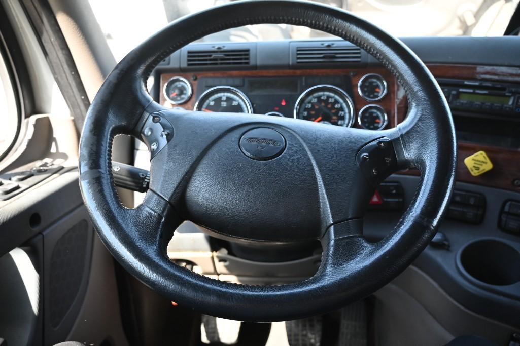 2016 Freightliner Cascadia 125 Truck