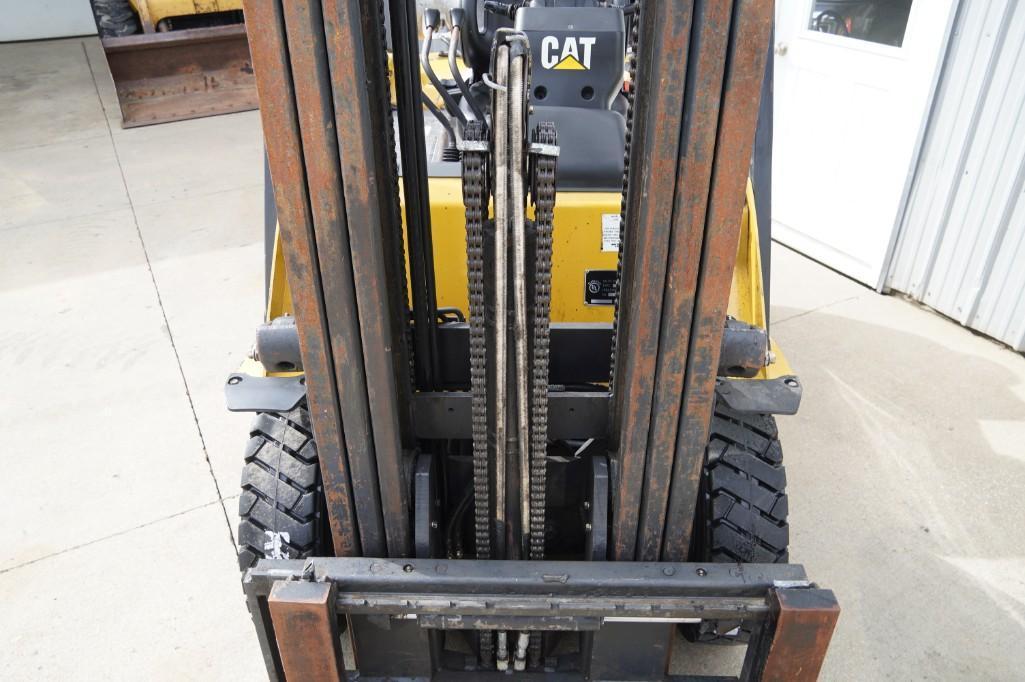 2005 Cat P5000 Forklift