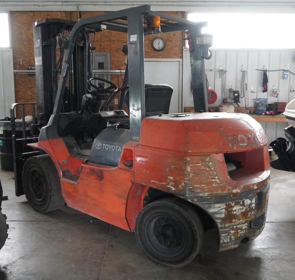 Toyota 7FDU35 Forklift*