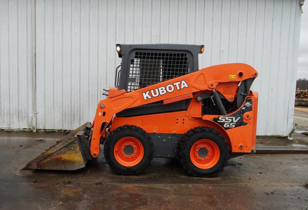 2016 Kubota SSV65 Skid Steer