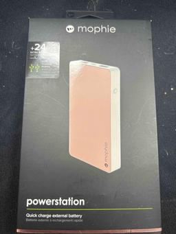 MOPHIE POWER STATION QUICK CHARGE EXTERNAL BATTERY WITH GOLD TONE PENS
