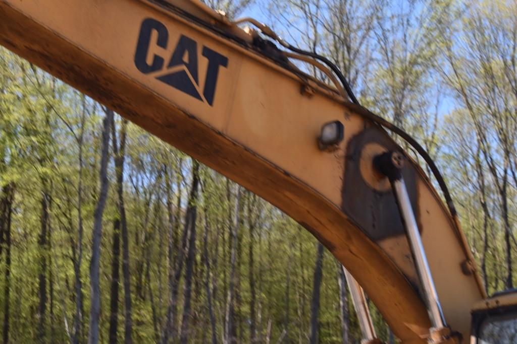 CAT 320 Excavator