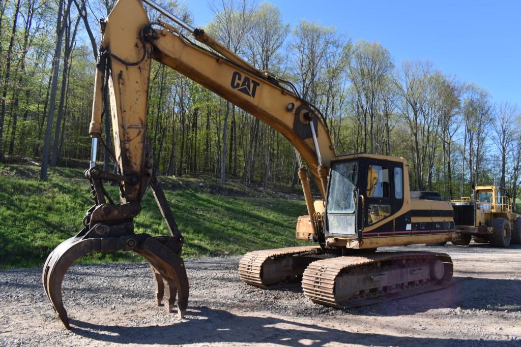 CAT 320 Excavator