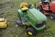 John Deere LT155 Lawn Tractor