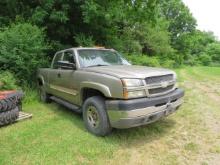 2003 CHEVY 2500HD LS EXTENDED CAB  208501 MILES