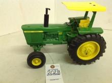 John Deere 4620 w/canope, great condition