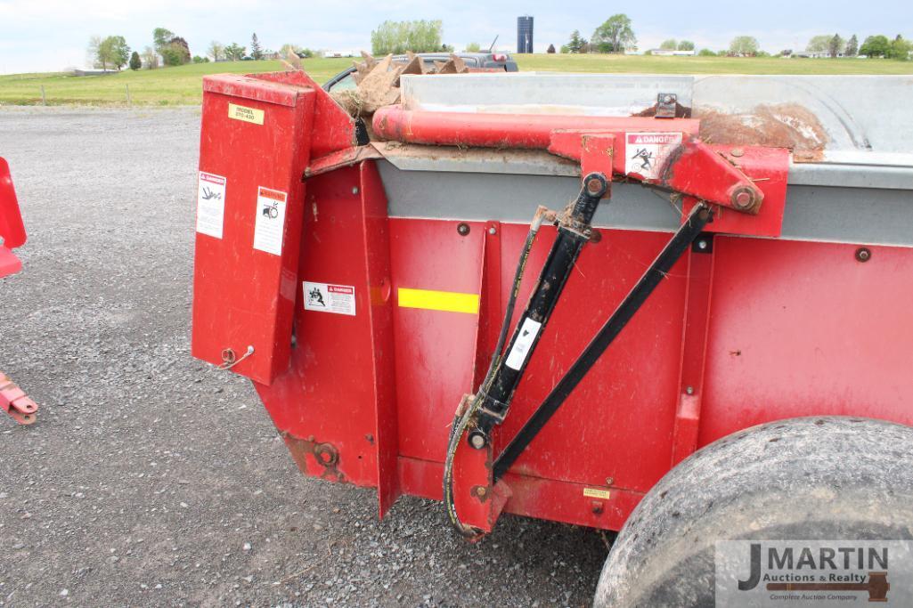 H&S 430 manure spreader