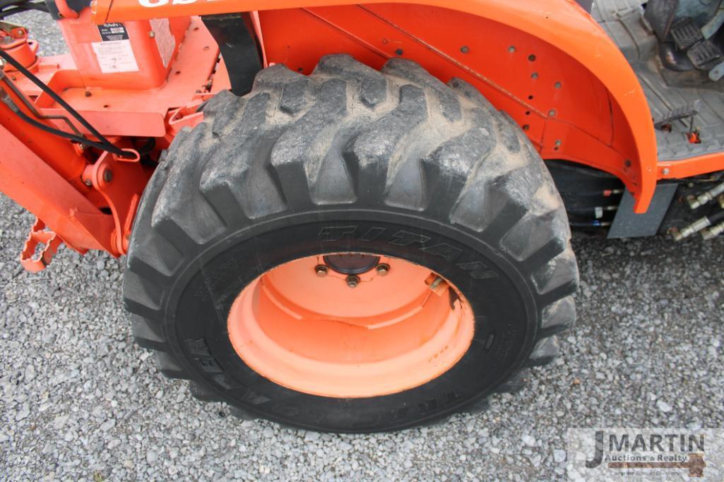 Kubota L39 tractor loader backhoe