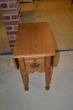 Modern Oak End Table with Dual Leaves