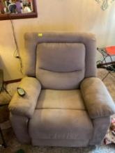 Massage chair very heavy buyer responsible for loading themselves