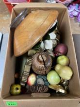 Box of Assorted Decorative Household Collectibles