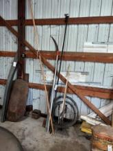 2 lawn rakes, 8 ft pipe clamp