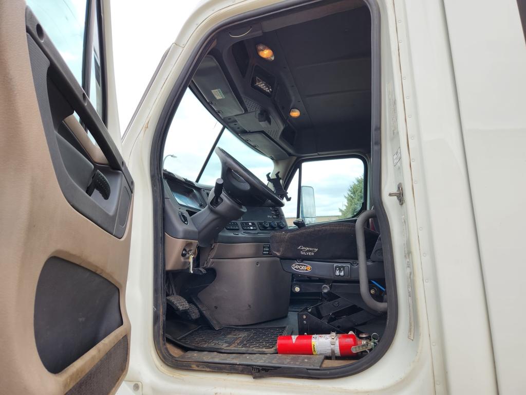 2013 Freightliner Day Cab
