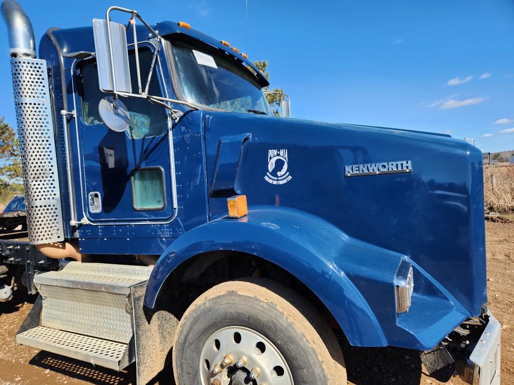 2008 Kenworth T800 Day Cab Tractor