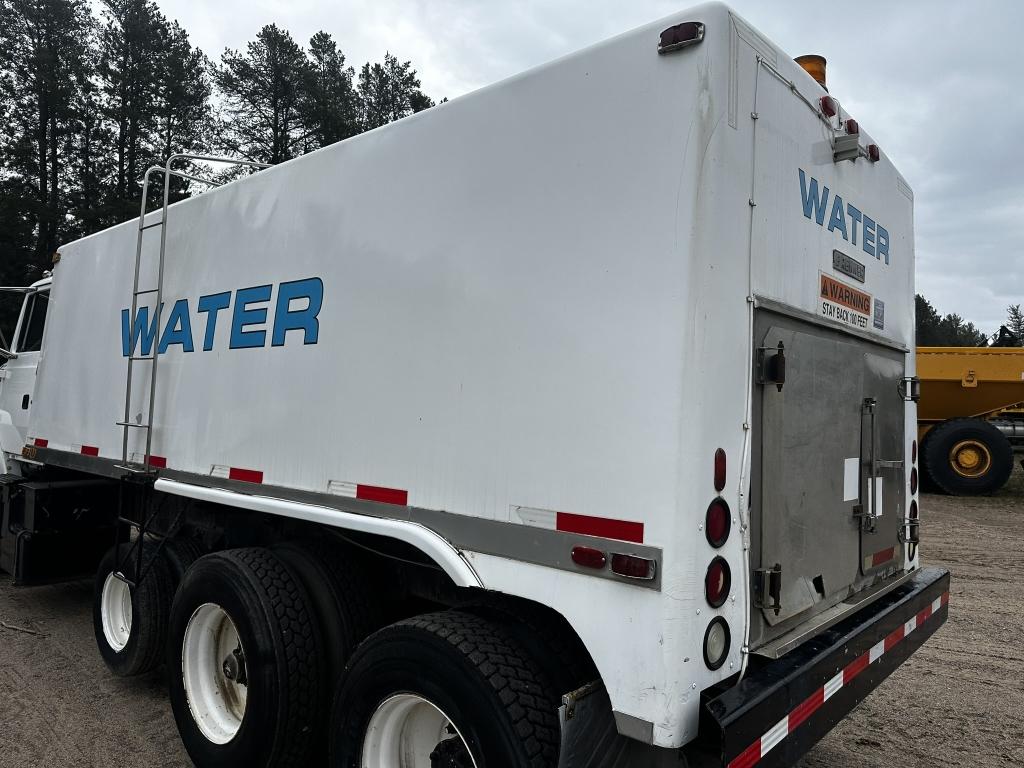 1995 Ford L9000 Water Truck