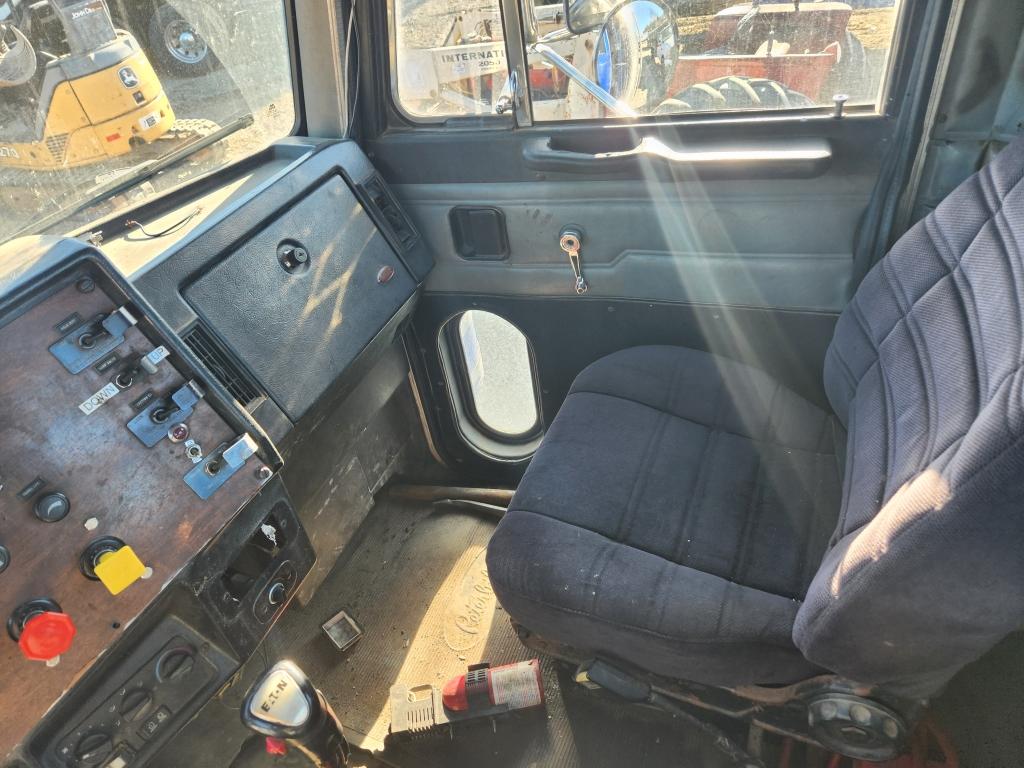 1995 Peterbilt 378 Day Cab Truck Tractor