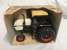 Ertl 1/16 Scale, Case 2594 Tractor with Cab