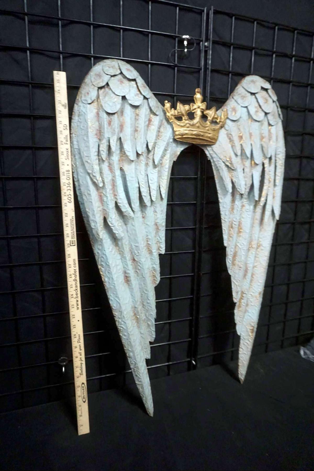 Metal Angel Wing W/ Crown Wall Art