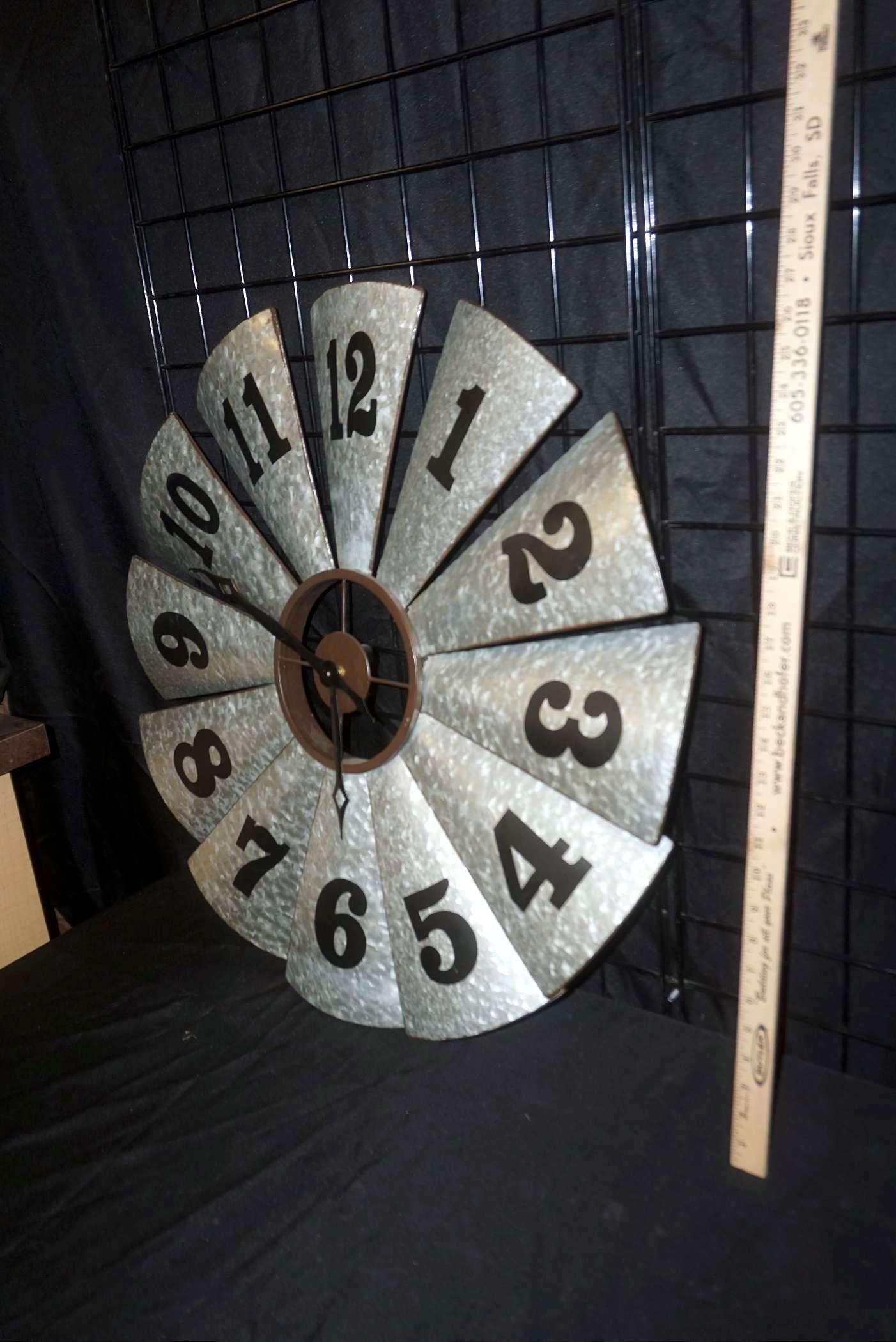 Metal Windmill Clock (Battery Operated)