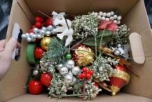 Christmas Sprigs, Ornaments & Decorations